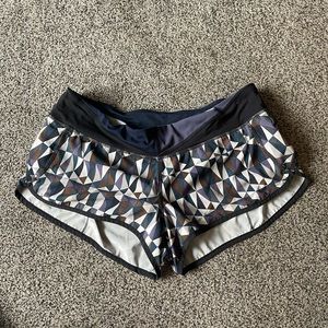 Lululemon Speed Shorts 2.5”